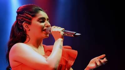 धक्कादायक... 20 वर्षांपासून प्रसिद्ध गायिका करतेय अनेक आजारांचा समाना, म्हणाली, मला खूप काही बोलायचंय पण...