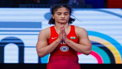 Vinesh Phogat : विनेश फोगाट डिस्क्वॉलिफाय, सेलिब्रिटींचा संताप, म्हणाले, हे योग्य नाही...