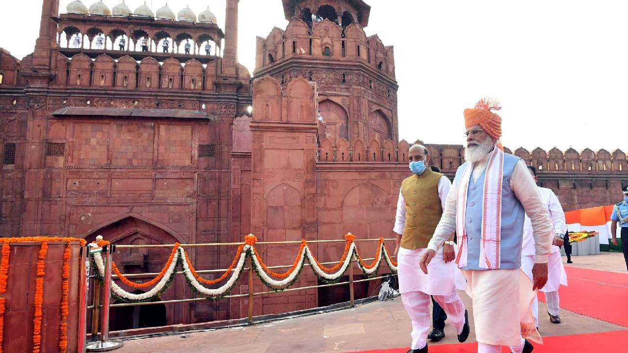 Independence Day 2024 : नरेंद्र मोदींना 'गार्ड ऑफ ऑनर', लाल किल्ल्यावर अशी झाली पंतप्रधानांची एन्ट्री