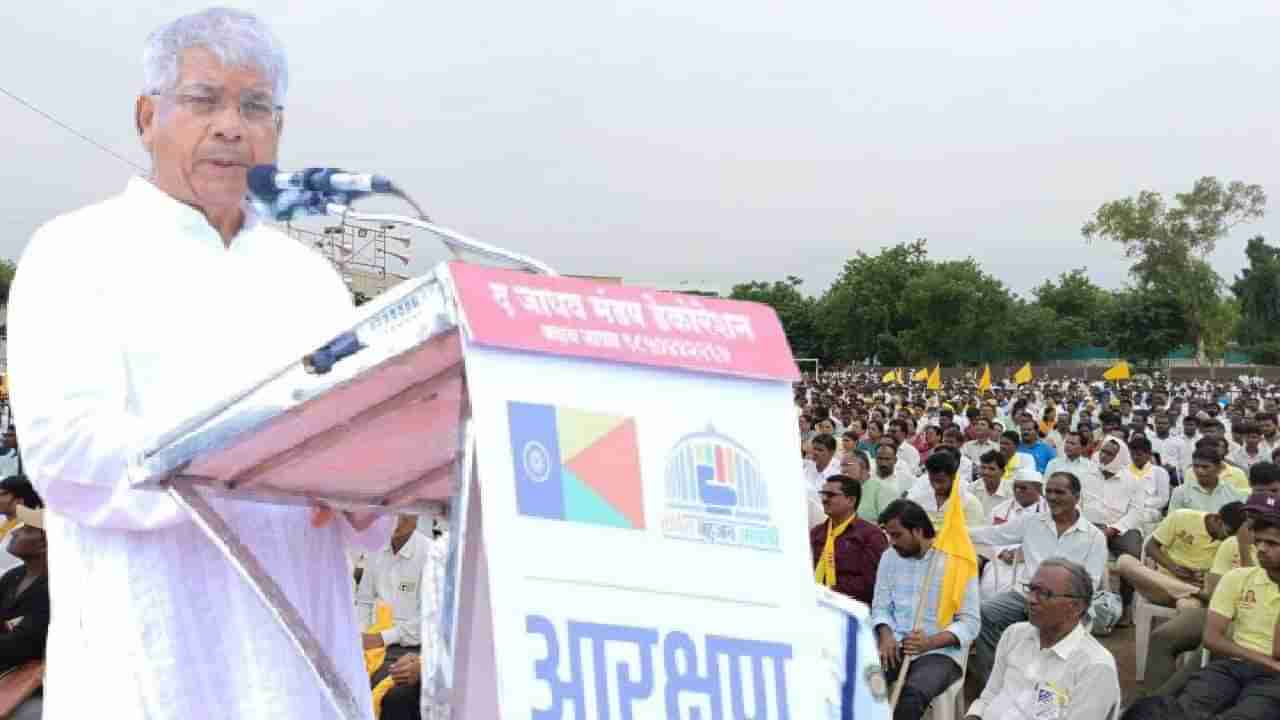 आंबेडकरी चळवळीतील बांडगुळ पहिले... प्रकाश आंबेडकर यांचा कुणावर हल्लाबोल?