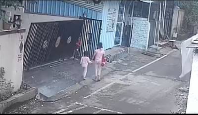 पुण्यात लोखंडी गेट अंगावर पडल्याने 4 वर्षाच्या चिमुकलीचा दुर्दैवी मृत्यू VIDEO