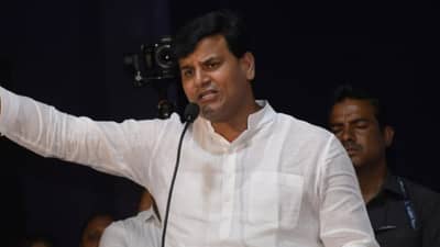 ‘राऊत अन् वडेट्टीवार एकदम बेशरम निर्लज्ज, त्यांनी लोकांच्या…’, विरोधकांच्या टीकेवरून राणांचा पलटवार