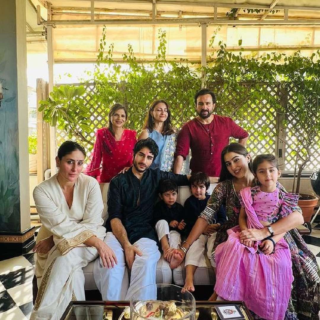 सारा ही करीनाची सावत्र मुलगी असली तरी या दोघींमध्ये खूप चांगलं नातं असल्याचं पहायला मिळतं. रक्षाबंधन, होळी, दिवाळी अशा विविध सण-उत्सवांना साजरं करण्यासाठी सारा अनेकदा करीनाच्या घरी येते. साराचा भाऊ इब्राहिमचंही करीनासोबत मैत्रीपूर्ण नातं आहे. 
