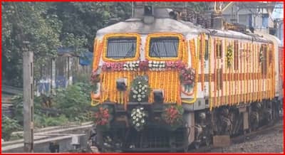 वांद्रे - गोवा व्हाया बोरीवली ट्रेन चाकरमान्यांसाठी की गोवा पर्यटनासाठी, चाकरमान्यांचा सवाल ?