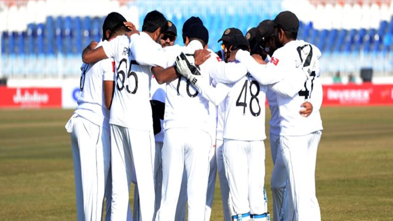 ENG vs SL: श्रीलंकेकडून दुसऱ्या कसोटीसाठी प्लेइंग ईलेव्हन जाहीर, 2 वर्षांनंतर फलंदाजाची एन्ट्री ENG vs SL: श्रीलंकेकडून दुसऱ्या कसोटीसाठी प्लेइंग ईलेव्हन जाहीर, 2 वर्षांनंतर फलंदाजाची एन्ट्री