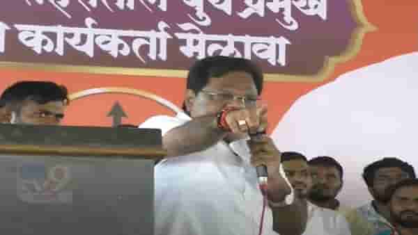 ‘मी चिमटा काढत नाही, त्याला घोडा लावतो’, तानाजी सावंत यांचा रोख नेमका कुणावर?