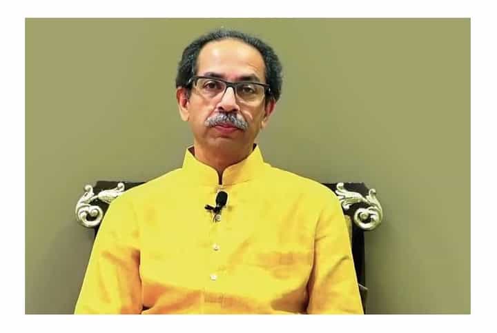 आम्ही मतांसाठी कुणाचा पट्टा गळ्यात घालणार नाही, उद्धव ठाकरे यांच्यावर कोणी केली जहरी टिका आम्ही मतांसाठी कुणाचा पट्टा गळ्यात घालणार नाही, उद्धव ठाकरे यांच्यावर कोणी केली जहरी टिका