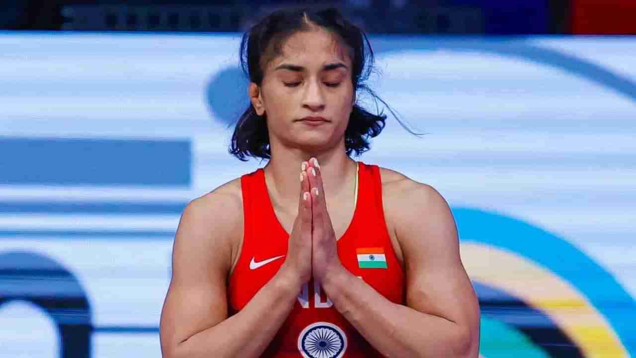 Vinesh Phogat Case : विनेश फोगाटला सिल्व्हर मेडल मिळणार की नाही ? आज लागणार निकाल