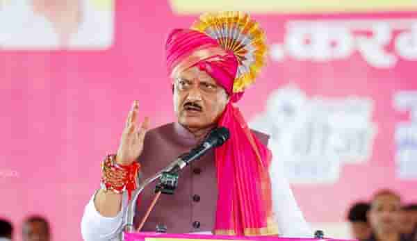 अजितदादा भाषणादरम्यान कार्यकर्त्यांवर भडकले, ‘फालतूपणा बस्स, आता तू बोलला ना तर मी…’