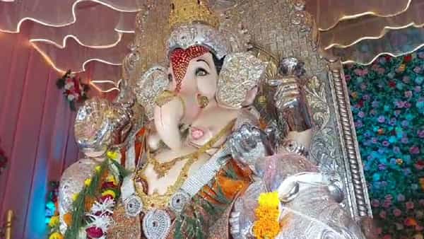विदर्भातील सर्वांत श्रीमंत गणेश म्हणून बुलढाणा जिल्ह्यातील खामगाव इथल्या राणा नवयुवक मंडळाच्या बाप्पाची सर्वदूर ख्याती आहे.