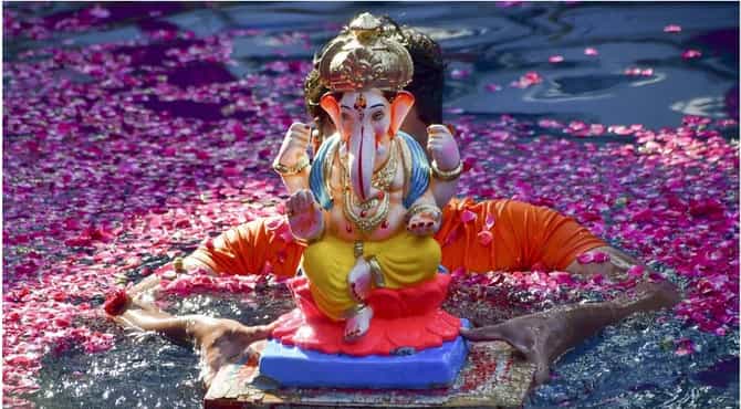 पाचव्या दिवशी बाप्पाचे विसर्जन करायचे आहे, शुभ मुहूर्तापासून सर्व विधी जाणून घ्या