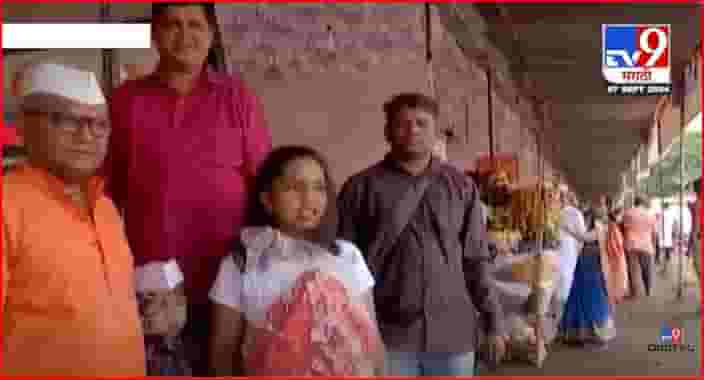 घरोघरी बाप्पाच्या आगमनाची तयारी, नैवेद्य दाखविण्यासाठी 21 भाज्यांची खरेदी घरोघरी बाप्पाच्या आगमनाची तयारी, नैवेद्य दाखविण्यासाठी 21 भाज्यांची खरेदी