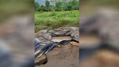 पाणी आलं आणि प्रेतं वाहू लागली... नागरिकांमध्ये भीतीचं वातावरण; या ठिकाणच्या घटनेने सर्वच हादरले