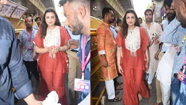 अभिनेत्री परिणीती चोप्रा हे कायमच चर्चेत असणारे नाव आहे. परिणीती चोप्राची सोशल मीडियावर जबरदस्त अशी फॅन फॉलोइंग बघायला मिळते. परिणीतीने खासदार राघव चड्ढा याच्यासोबत लग्न केले.