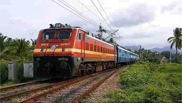 गणेशोत्सवामुळे कोकणात जाणाऱ्यांची गर्दी वाढली, रेल्वेने सोडल्या आणखी विशेष गाड्या
