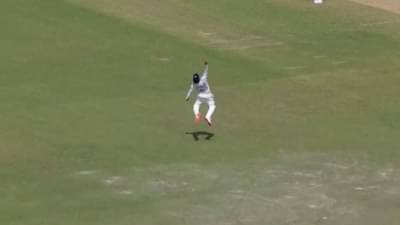 बाईईईईई..! काय भारी कॅच पकडला राव, रोहित शर्माच्या झेलची सोशल मीडियावर चर्चा Watch Video