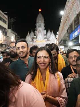 'अन्याय माझे कोट्यान कोटी..'; लालबागचा राजाच्या चरणी श्रिया पिळगांवकर नतमस्तक