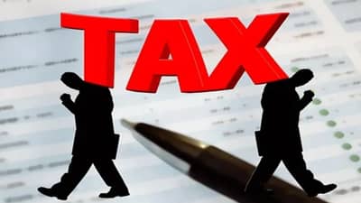 सरकारची 35 लाख कोटींचा कर वसुलीची तयारी, अधिकारी आयकर दात्याला धमकवणार नाही, प्रेमाने करणार हे काम