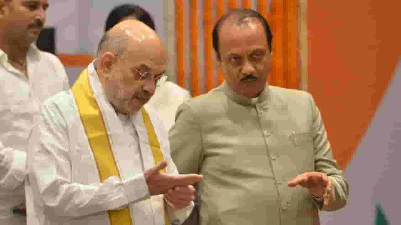 'बिहार पॅटर्न राबवा, मला मुख्यमंत्रीपद द्या...', अमित शाहांसमोर दादांचा प्रस्ताव? 'द हिंदू' चा दावा काय? 'बिहार पॅटर्न राबवा, मला मुख्यमंत्रीपद द्या...', अमित शाहांसमोर दादांचा प्रस्ताव? 'द हिंदू' चा दावा काय?