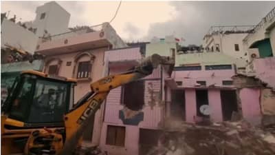 कोणी गुन्हेगार असेल तरी घरावर बुलडोझर चालवता येणार नाही... सर्वोच्च न्यायालयाची कठोर टिप्पणी