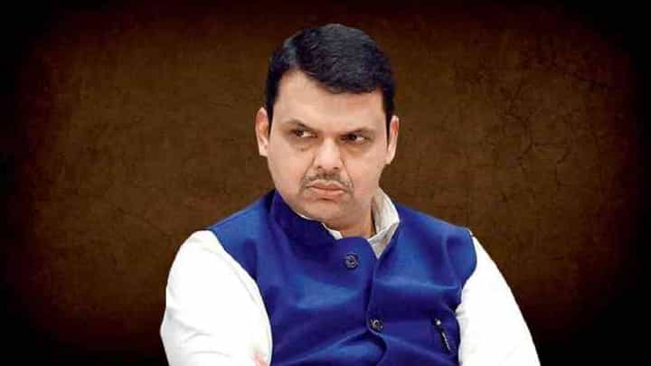 'फडणवीसांनी आम्हाला बदनाम केलं, आमचं घर फोडलं', काँग्रेसच्या ज्येष्ठ नेत्यानं भरसभेत व्यक्त केली खदखद 'फडणवीसांनी आम्हाला बदनाम केलं, आमचं घर फोडलं', काँग्रेसच्या ज्येष्ठ नेत्यानं भरसभेत व्यक्त केली खदखद