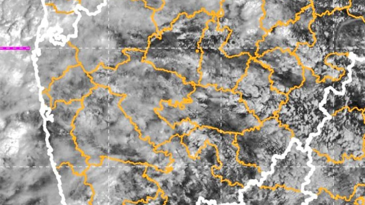 मुंबई, ठाण्यात मुसळधार पाऊस, महाराष्ट्रातील अनेक जिल्ह्यांमध्ये अचानक वीजांचा कडकडाट आणि ढगांचा गडगडाट