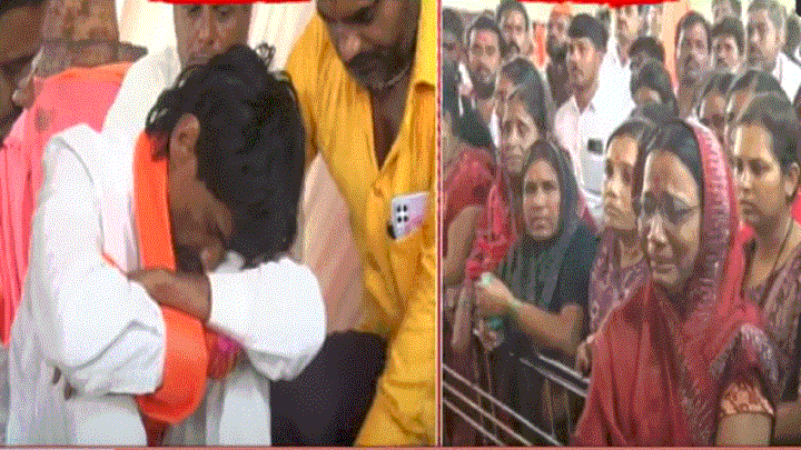 जरांगेंच्या उपोषणाचा चौथा दिवस, प्रकृती बिघडली, चालताही येईना; गावकरी भावूक जरांगेंच्या उपोषणाचा चौथा दिवस, प्रकृती बिघडली, चालताही येईना; गावकरी भावूक