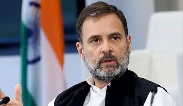 'राहुल गांधींची जीभ छाटू नये तर जिभेला चटके...', शिंदेंच्या आमदारानंतर भाजप खासदाराची जीभ घसरली 'राहुल गांधींची जीभ छाटू नये तर जिभेला चटके...', शिंदेंच्या आमदारानंतर भाजप खासदाराची जीभ घसरली