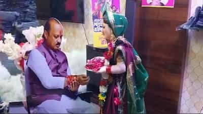 बारामती अन् साताऱ्यात बाप्पाच्या सजावटीत थेट अजितदादांची लाडकी बहीण योजना, बघून तुम्हीही म्हणाल….