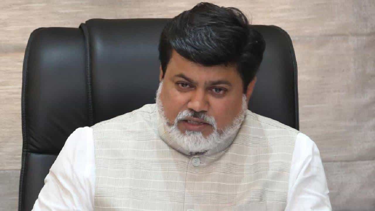 Uday Samant : 'विरोधीपक्षनेता बनवता येत नाही, त्यांनी मुख्यमंत्रिपदावर बोलू नये, आधी स्वतःचे...'; उदय सामंत यांचा 'मविआ'वर घणाघात