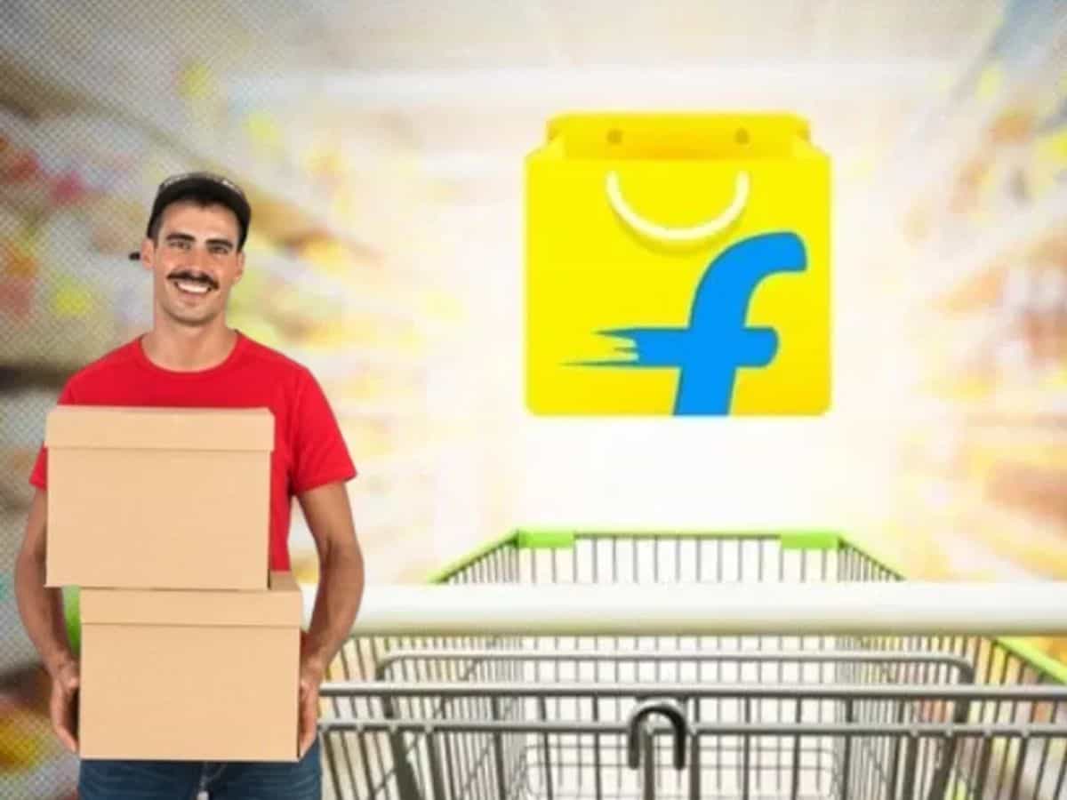 आज फ्लिपकार्ट बिग दिवाळी सेलचा (Flipkart Big Diwali Sale 2024) शेवटचा दिवस आहे.आता खेरदीसाठी अवघे काही तास शिल्लक राहिले आहेत. मात्र हा सेल संपण्यापूर्वी आपण अशा काही प्रोडक्टची माहिती घेणार आहोत, जे प्रोडक्ट सध्या ग्राहकांना अर्ध्या किमतीपेक्षाही स्वस्त मिळत आहे.