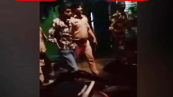 Baba Siddique Shot Dead : बाबा सिद्दीकींवर गोळ्या झाडून पळून जाणाऱ्या आरोपीचा व्हिडीओ व्हायरल Baba Siddique Shot Dead : बाबा सिद्दीकींवर गोळ्या झाडून पळून जाणाऱ्या आरोपीचा व्हिडीओ व्हायरल