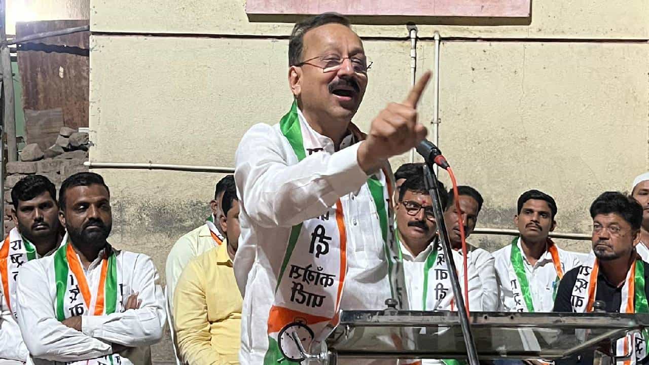Baba Siddique Shot Dead : बाबा सिद्दिकींची हत्या करणारे बिश्नोई गँगशी सबंधित, तपासातून काय आलं समोर? Baba Siddique Shot Dead : बाबा सिद्दिकींची हत्या करणारे बिश्नोई गँगशी सबंधित, तपासातून काय आलं समोर?