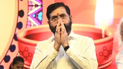 Ladki Bahin Yojana : लाडक्या बहिणींना मुख्यमंत्र्यांचं सरप्राईज, डिसेंबरच्या हप्त्याबाबत मोठी बातमी!