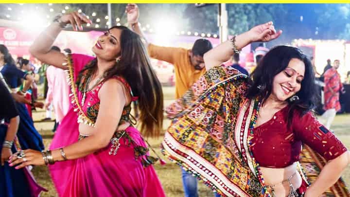 Navratri Festival 2024 : गरबा-दांडिया खेळणाऱ्या रसिकांसाठी खुशखबर; आता मनसोक्त खेळा, कारण... Navratri Festival 2024 : गरबा-दांडिया खेळणाऱ्या रसिकांसाठी खुशखबर; आता मनसोक्त खेळा, कारण...