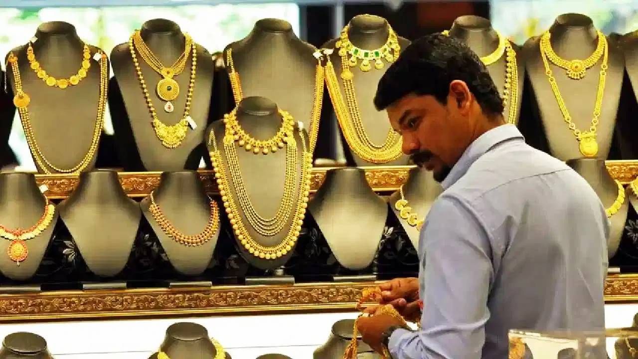 Gold Silver Rate Today 13 October 2024 : सोने-चांदीच्या किंमतीत येणार तुफान? दसऱ्याच्या मुहूर्तावर मौल्यवान धातुचा ग्राहकांना दणका, आता किंमत काय?