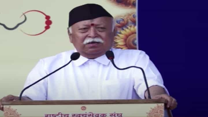 RSS Mohan Bhagwat : गुन्हेगारी, राजकारण अन् सध्यस्थितीवर काय म्हणाले सरसंघचालक मोहन भागवत? RSS Mohan Bhagwat : गुन्हेगारी, राजकारण अन् सध्यस्थितीवर काय म्हणाले सरसंघचालक मोहन भागवत?