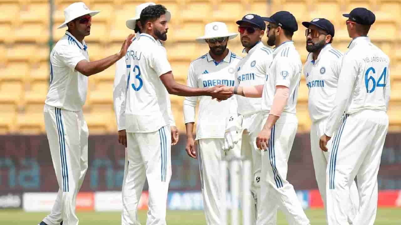 IND vs NZ : मोहम्मद सिराज आणि कॉनवेमध्ये तू तू मैं मैं, गावस्कर यांनी थेट सांगितलं की... पाहा व्हिडीओ