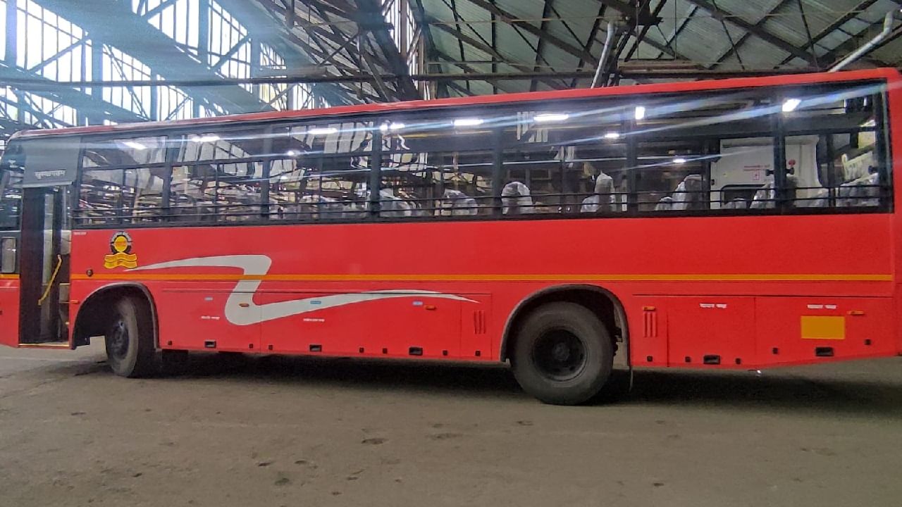 एसटीत पहिली अशोक लेलँडची बस दाखल, दिवाळीपर्यंत इतक्या गाड्यांचा होणार