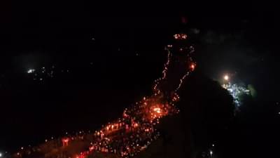 प्रतापगड किल्ला तब्बल 365 मशालींच्या तेजोमय प्रकाशानं उजळला, बघा नेत्रदिपक नजारा