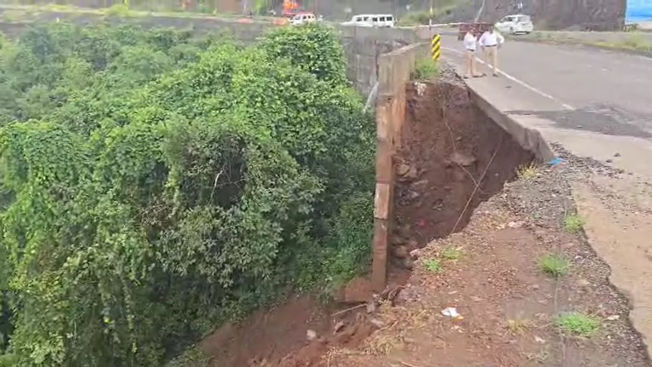 यामुळे महामार्गाचं काम निकृष्ट दर्जाचे झाल्याचा आरोप केला जात आहे.