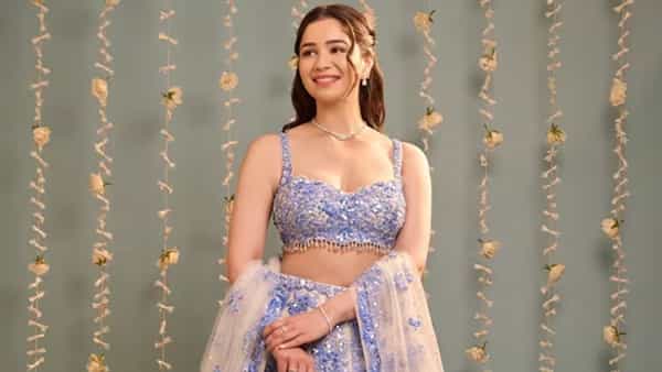 सारा तेंडुलकर हिचा फॅशन सेन्स नेहमी चर्चेत असतो. एखादा इव्हेंट असो की मित्रांची पार्टी साराच्या स्टाइल स्टेटमेंटकडे लोकांचे लक्ष वेधले जाते. सोशल मीडियावर ती नेहमी सक्रीय असते. तिचे इस्टाग्रामवर तिचे 6.6 मिलियन फॉलोअर्स आहेत.
