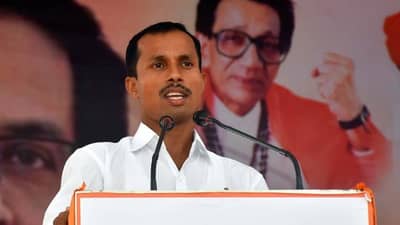 आधी ढसाढसा रडले, नंतर बेपत्ता परतल्यावर श्रीनिवास वनगा यांचे सूरच बदलले