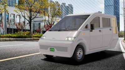 Solar Car : फ्री मध्ये 4000 km पळणाऱ्या मेड-इन-इंडीया कारबद्दल तुम्हाला माहितीय का? किंमत 10 लाखापेक्षा कमी