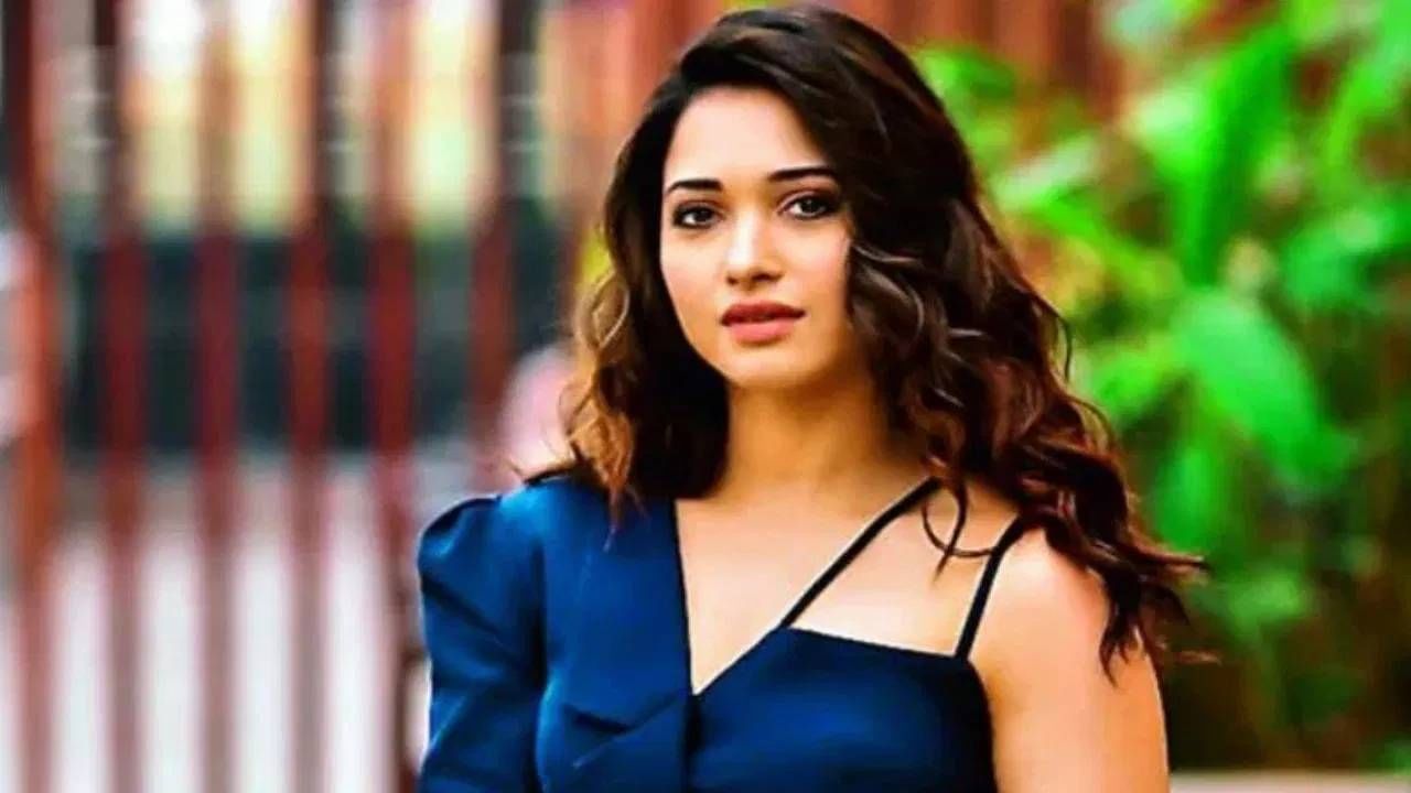 तमन्ना भाटिया हिच्या अडचणीत मोठी वाढ, अभिनेत्रीला थेट... तमन्ना भाटिया हिच्या अडचणीत मोठी वाढ, अभिनेत्रीला थेट...