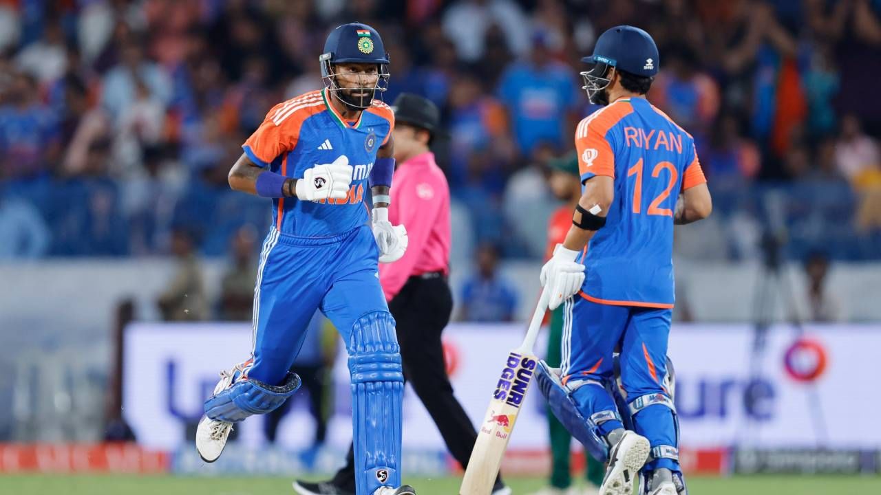 भारताने टी20 क्रिकेटमधील सर्वात मोठ्या धावसंख्येची नोंद केली आहे. प्रतिष्ठित संघाची आतापर्यंतची ही सर्वात मोठी धावसंख्या आहे. भारताने बांगलादेशविरुद्ध 6 गडी गमवून 297 धावा केल्या. या यादीत नेपाळ संघ आघाडीवर असून त्यांनी मंगोलियाविरुद्द 20 षटकात 3 गडी गमवून 314 धावा केल्या आहेत.