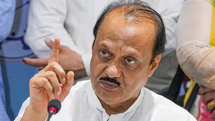 महायुतीचं सरकार येणार अन् आपल्याला मोठं पद मिळणार, त्रिवार हुंकार देत अजितदादा नेमकं काय म्हणाले? महायुतीचं सरकार येणार अन् आपल्याला मोठं पद मिळणार, त्रिवार हुंकार देत अजितदादा नेमकं काय म्हणाले?