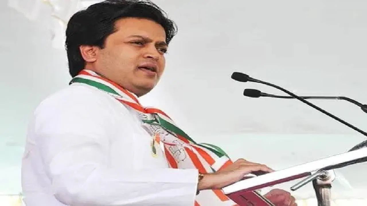 ‘महाराष्ट्र अडचणीत, भाई, दादा आणि भाऊने वाटोळे केले’, अमित देशमुख यांचा निशाणा कुणावर?