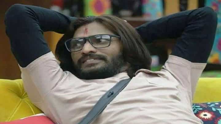 अभिजीत बिचुकले पुन्हा निवडणुकीच्या रिंगणात, बारामतीतून लढणार विधानसभा; पवाराचं टेन्शन वाढलं अभिजीत बिचुकले पुन्हा निवडणुकीच्या रिंगणात, बारामतीतून लढणार विधानसभा; पवाराचं टेन्शन वाढलं