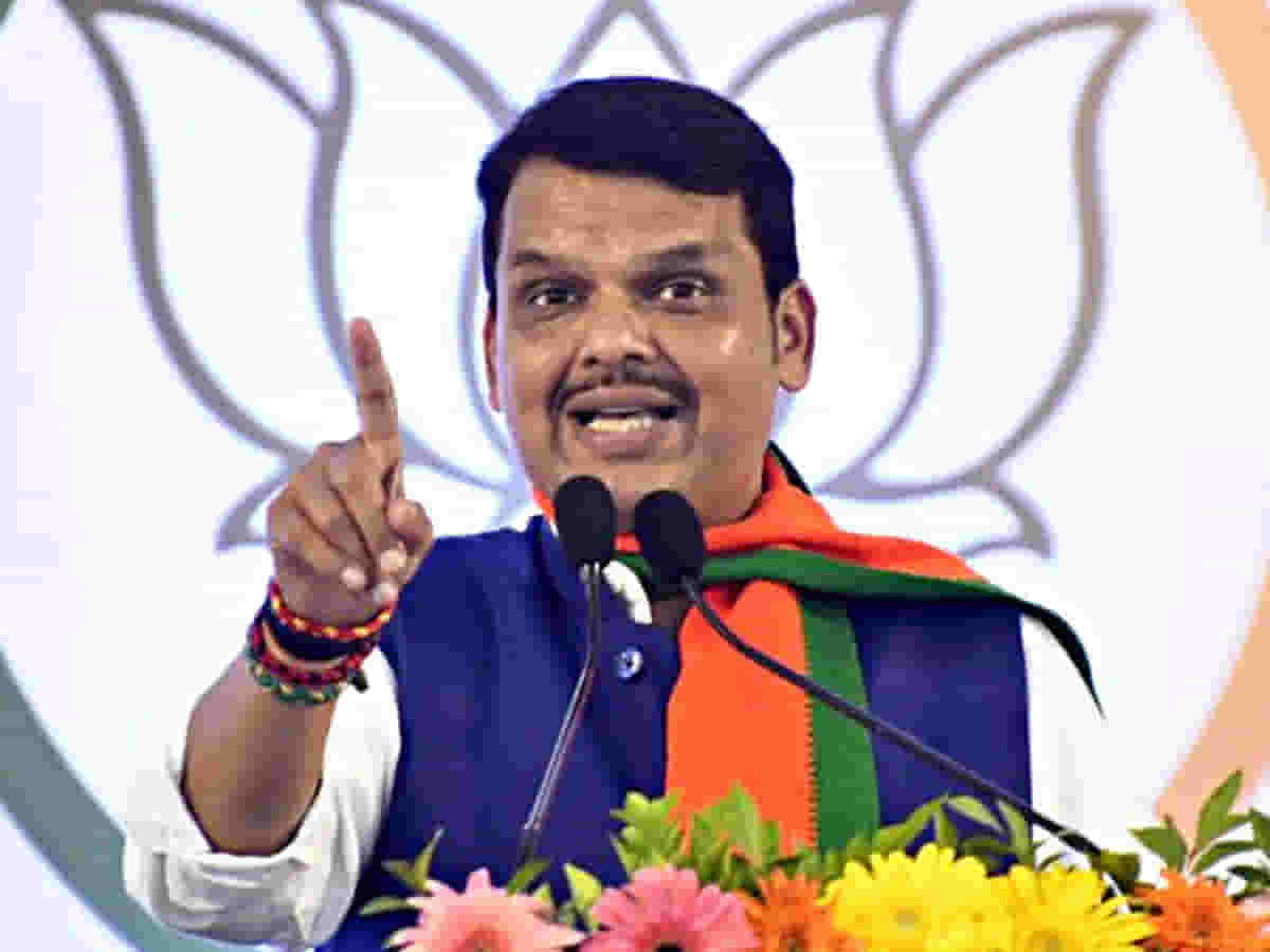 Devendra Fadnavis : 'भाजपविरोधात मतदान करा, नाहीतर अल्लाहसोबत बेईमानी...', फडणवीस आक्रमक, 'मविआ'वर हल्लाबोल Devendra Fadnavis : 'भाजपविरोधात मतदान करा, नाहीतर अल्लाहसोबत बेईमानी...', फडणवीस आक्रमक, 'मविआ'वर हल्लाबोल